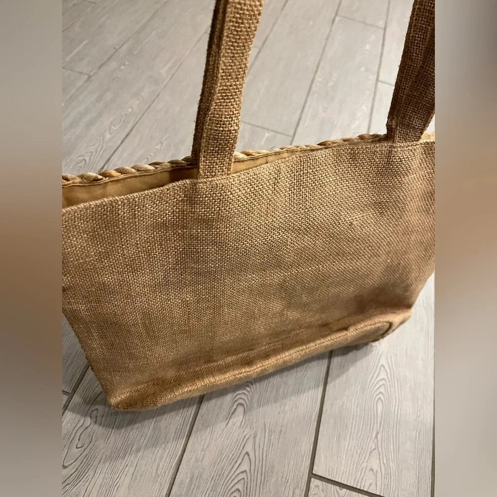 Salt And Umber Raffia And Shell Tote - Picture 4 of 10